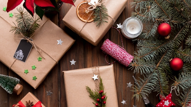 Für Weihnachtsgeschenke zahlen Deutsche fünf Euro Versand - Quelle: Olesia Buyar/Unsplash